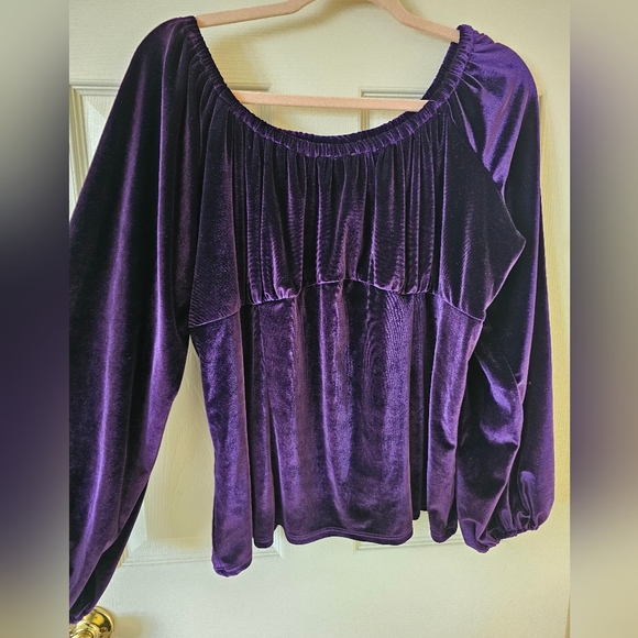 Pinup Couture Velvet Peasant Top - Picture 1 of 3